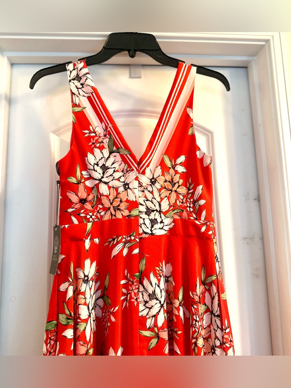 Vince Camuto Sleeveless Handkerchief Hem VNeck Red Floral Dress w/Pockets 2 NWT - Picture 3 of 11